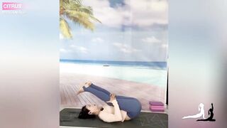 quick -1 minute Surprising of Shoulder and Waist Stretching in Home Yoga Practice