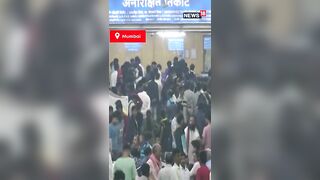 Huge Crowd At Mumbai's Railway Station As People Travel To UP, Bihar For Chhath Puja | Shorts | N18S