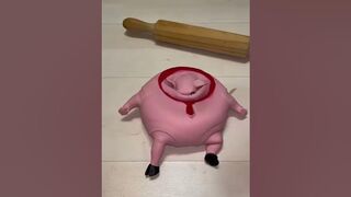 Peppa Pig is not happy, internet celebrity pig, decompression toy, trendy toy