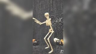 card B wap skeleton twerk ????????????????????