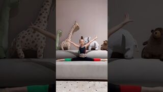 #gymnast #flexibility #stretching #viral #split #tiktokvideo #tiktok #reels #shorts #gym