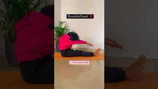 Correct your yoga poses like this #yogishbyishu #yoga #alignment #posture #trending #youtubeshorts