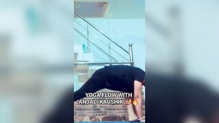 ????‍♀️YOGA FLOW WITH Dr.ANJALI KAUSHIK #shorts #yoga #yogasana