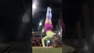 Try this handstand challenge! #flexibility #handstandworkout