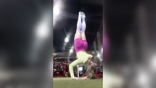 Try this handstand challenge! #flexibility #handstandworkout