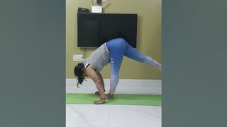 Balancing:-Leg Stretching Yoga Pose#Yoga Trainer# Ritu Jha