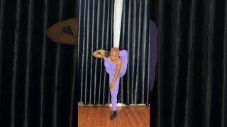 Nigeria female contortionist standing on one leg ???????? #flexible #art #wow #great #yoga #contortion