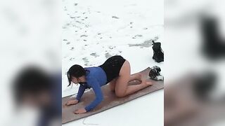 Evelina's extreme yoga on ice #yoga