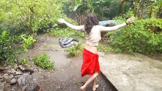 ACKEE Stew, Stretching/dancing in Rain Having fun, Best way to kiss, Asmr Cozy Nature Sounds