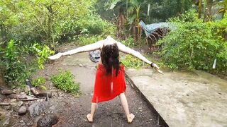 ACKEE Stew, Stretching/dancing in Rain Having fun, Best way to kiss, Asmr Cozy Nature Sounds