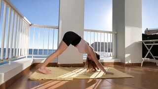 FLEXIBLE YOGA STRETCHING - morning exercise at home