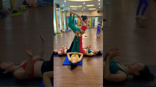 Yoga practice #quacauruocem #shortvideo #yoga #youtube #youtubeshorts #youtubevideo #yogapose
