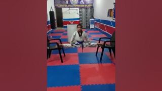 #Leg split # leg stretching #taekwondo #karate #kungfu #viral #youtubeshorts #shorts #trending