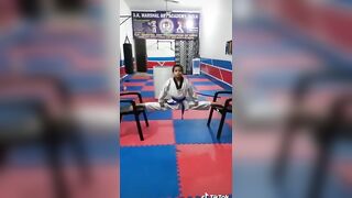 #Leg split # leg stretching #taekwondo #karate #kungfu #viral #youtubeshorts #shorts #trending