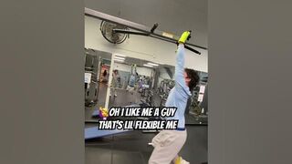 Oh I like me a guy that’s flexible #gym #cat #funny