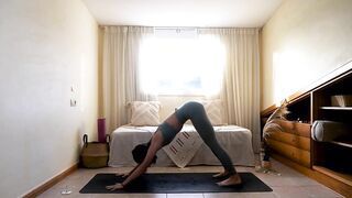 1-Min Winter Solstice Yoga for Powerful Splits & Flexibility! Discover Power of Split Stretches !