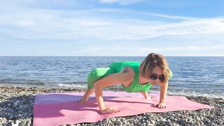 LEG SPLITS STRETCHING. CONTORTION AND YOGA WORKOUT. GYMNASTIC FLEXIBILITY