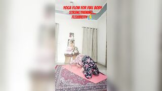 stretching, balancing and flexibility yoga flow ????#yoga #yogaflow #stretching