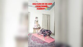 stretching, balancing and flexibility yoga flow ????#yoga #yogaflow #stretching