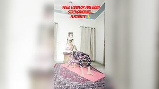 stretching, balancing and flexibility yoga flow ????#yoga #yogaflow #stretching