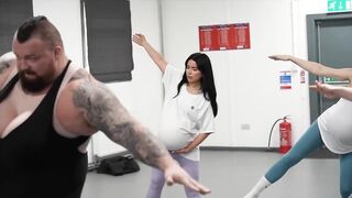 Eddie Hall Tries Pregnant Yoga *someone leaves* #yoga