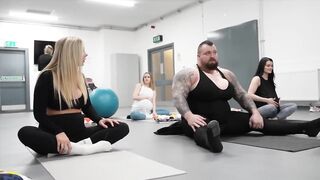 Eddie Hall Tries Pregnant Yoga *someone leaves* #yoga