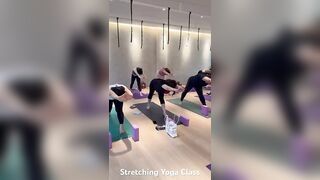 Stretching Yoga Class #paramita#yogalovers#yogainstructor #yogapractice#indonesia#jakarta#yogalovers