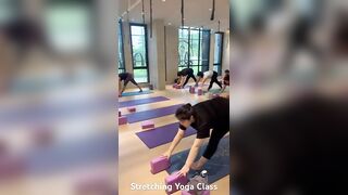 Stretching Yoga Class #paramita#yogalovers#yogainstructor #yogapractice#indonesia#jakarta#yogalovers