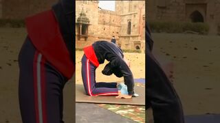 Practice Time..????????#shorts #yoga #viral #trending #ytshorts #flexibility #youtubeshorts