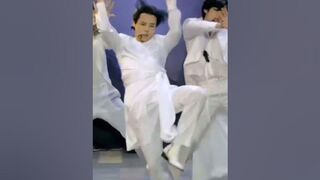 jimina dance on black swan ????he is so flexible #bts #btssong #btsarmy #kpop #btsedits #jimin ????????