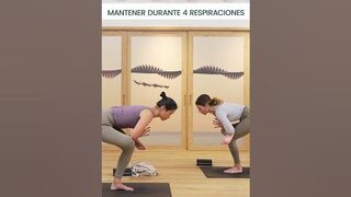 Entramos a Eka Pada Utkatasana y probamos equilibrios sobre los brazos #Yoga #Shorts