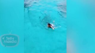 Anushka Sen Back From Her Maldives VACATION | Shares Pictures In Bikini