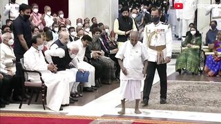 125-YEAR-OLD YOGA GURU SWAMI SIVANANDA RECEIVES THE PADMA SHRI AWARD ???????????????? | 3AM SPORTS