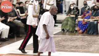 Swami Sivananda, 125-year old yoga guru receives Padma Shri