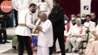 Swami Sivananda, 125-year old yoga guru receives Padma Shri