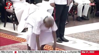 125 Year old living embodiment of Yoga, Dhyan and Sewa from Kashi, Swami Sivananda