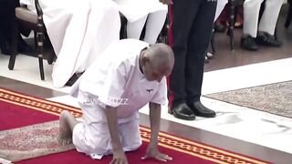 125 Year Old Yoga Guru Swami Sivananda Accepts Padma Shri With All Humility | Modi | News Buzz