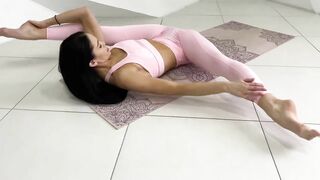 middle split stretch workout for beginners. Gymnastics. Contortion. Yoga.