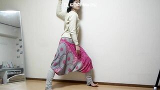 Chest / Shoulders Stretching with a Wall | Japanese Yoga by Reiko【壁を使った胸・肩ストレッチ～デスクワーク疲れに】