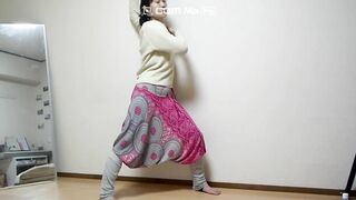 Chest / Shoulders Stretching with a Wall | Japanese Yoga by Reiko【壁を使った胸・肩ストレッチ～デスクワーク疲れに】