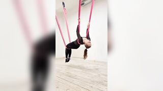 фрагмент урока флай стретчинг, fly stretching