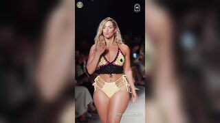 Marissa Dubois - La modelo de bikinis perfecta | Bikini Model