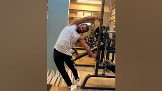 workout Ke baad me stretching Karni, chahiye ???? #viral #shortvideo #shorts #fitness #subscribe ￼￼￼