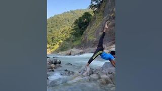 ????Yoga flow Stretching the legs.#viral #trending #youtubeshorts #viralvideo #shortvideo