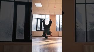 Bboy Miron [ Flexible Elbow Spin ⚡ ]