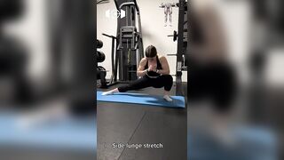 SIDE LUNGE STRETCH #fitness #viral #fitgirl #workouttips #workout #pilates #yoga #stretching