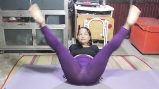 Yoga Art - Flexible asian girl splits routine