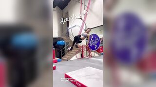 Practice มายืดตัวกันค่ะ#exercise #aerialhoop #hoops #stretching #motivation #thailand #girl#music