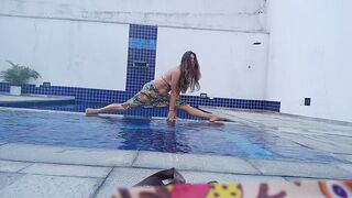 BACKBEND Front Splits Yoga Exercise at #pool #fun #dance #training #fitness #stretching #flexibility