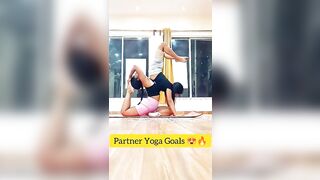 OUTSTANDING ACROBATIC YOGA BY INDIAN COUPLE????||#yoga #shorts #sanak #trending